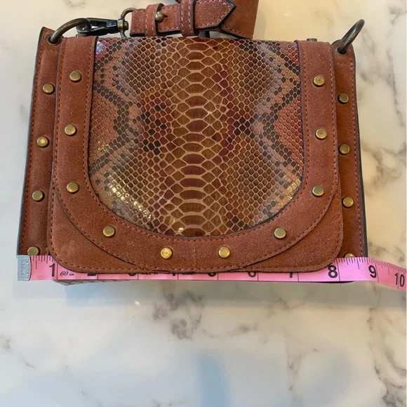 Snakeskin print western inspired crossbody bag - Picture 5 of 5